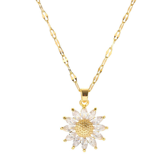 White Daisy Flower Necklace